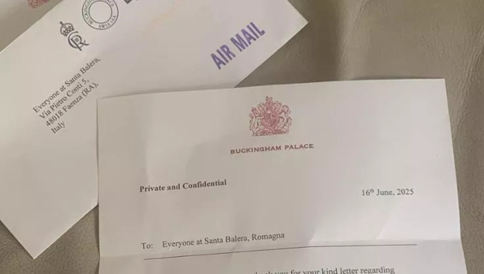 Re Carlo scrive ai Santa Balera: "Grazie per avermi fatto scoprire il liscio" Re Carlo scrive ai Santa Balera: "Grazie per avermi fatto scoprire il liscio"