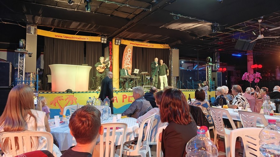 Festa grande alla Peschiera: Sonia De Castelli e Marco Zeta per il 2° compleanno di Radio Liscio Festa grande alla Peschiera: Sonia De Castelli e Marco Zeta per il 2° compleanno di Radio Liscio