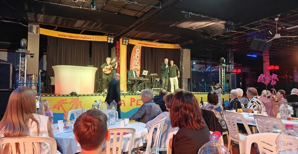 Festa grande alla Peschiera: Sonia De Castelli e Marco Zeta per il 2° compleanno di Radio Liscio