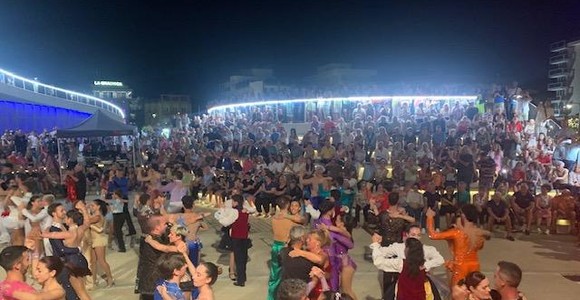 Torna a Rimini la Liscio Street Parade