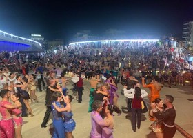 Torna a Rimini la Liscio Street Parade Torna a Rimini la Liscio Street Parade