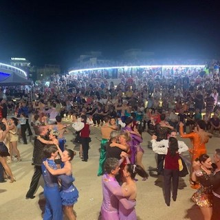 Torna a Rimini la Liscio Street Parade