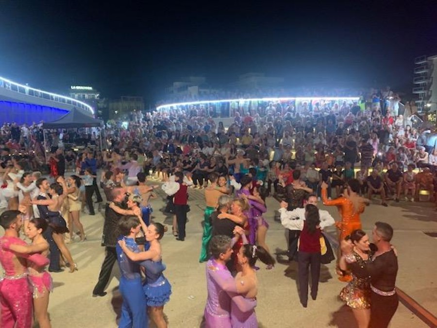 Torna a Rimini la Liscio Street Parade Torna a Rimini la Liscio Street Parade