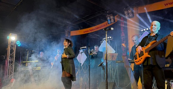 Tonya Todisco regala alla Peschiera una serata intensa, elegante e piena di energia Tonya Todisco regala alla Peschiera una serata intensa, elegante e piena di energia