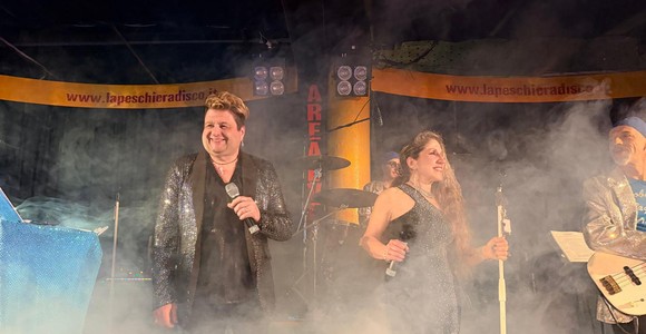 Roberto Tagliani conquista la Peschiera: una serata elegante, piena e ricca di emozioni Roberto Tagliani conquista la Peschiera: una serata elegante, piena e ricca di emozioni