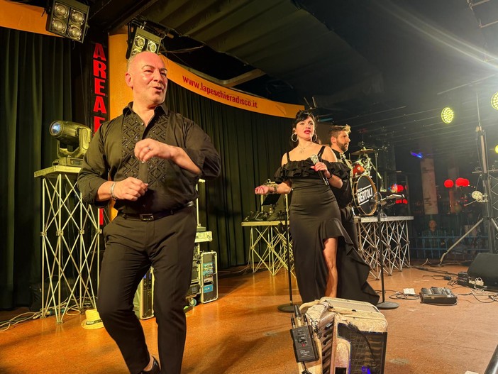 Paolo Bertoli incanta la Peschiera: una serata di grande musica a Radio Liscio Live