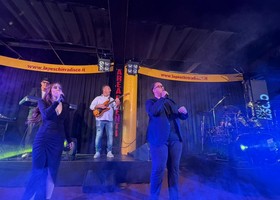Alex Biondi accende la Peschiera: una serata di energia, musica e grande partecipazione