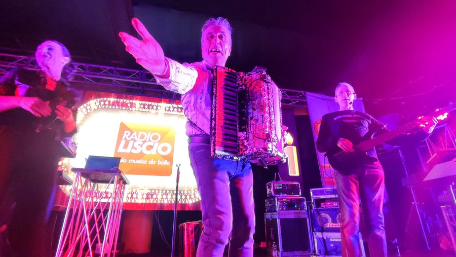 Un'altra grande serata dal vivo con l'orchestra di Paolo Bagnasco (fotogallery)