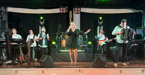 Radio Liscio Live, grande successo per la serata con Francesca Mazzuccato Radio Liscio Live, grande successo per la serata con Francesca Mazzuccato