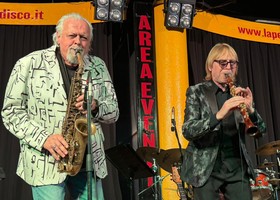 Una serata da standing ovation con Moreno il Biondo alla Peschiera di Valdengo Una serata da standing ovation con Moreno il Biondo alla Peschiera di Valdengo